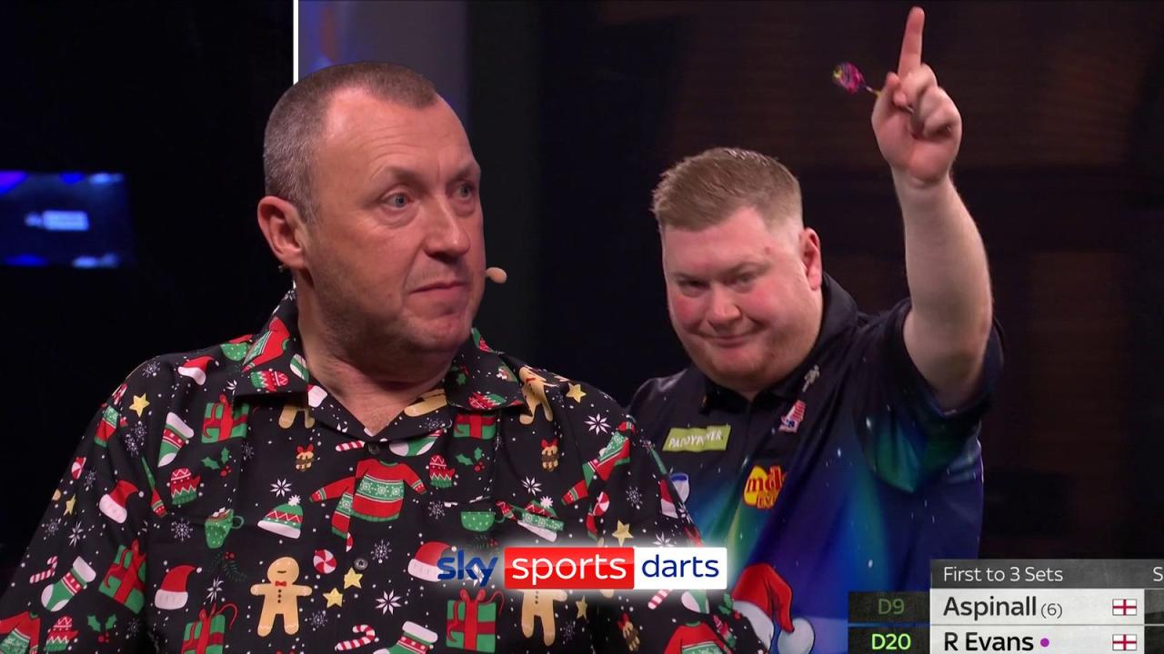 What happened to Wayne Mardle as commentator missing from